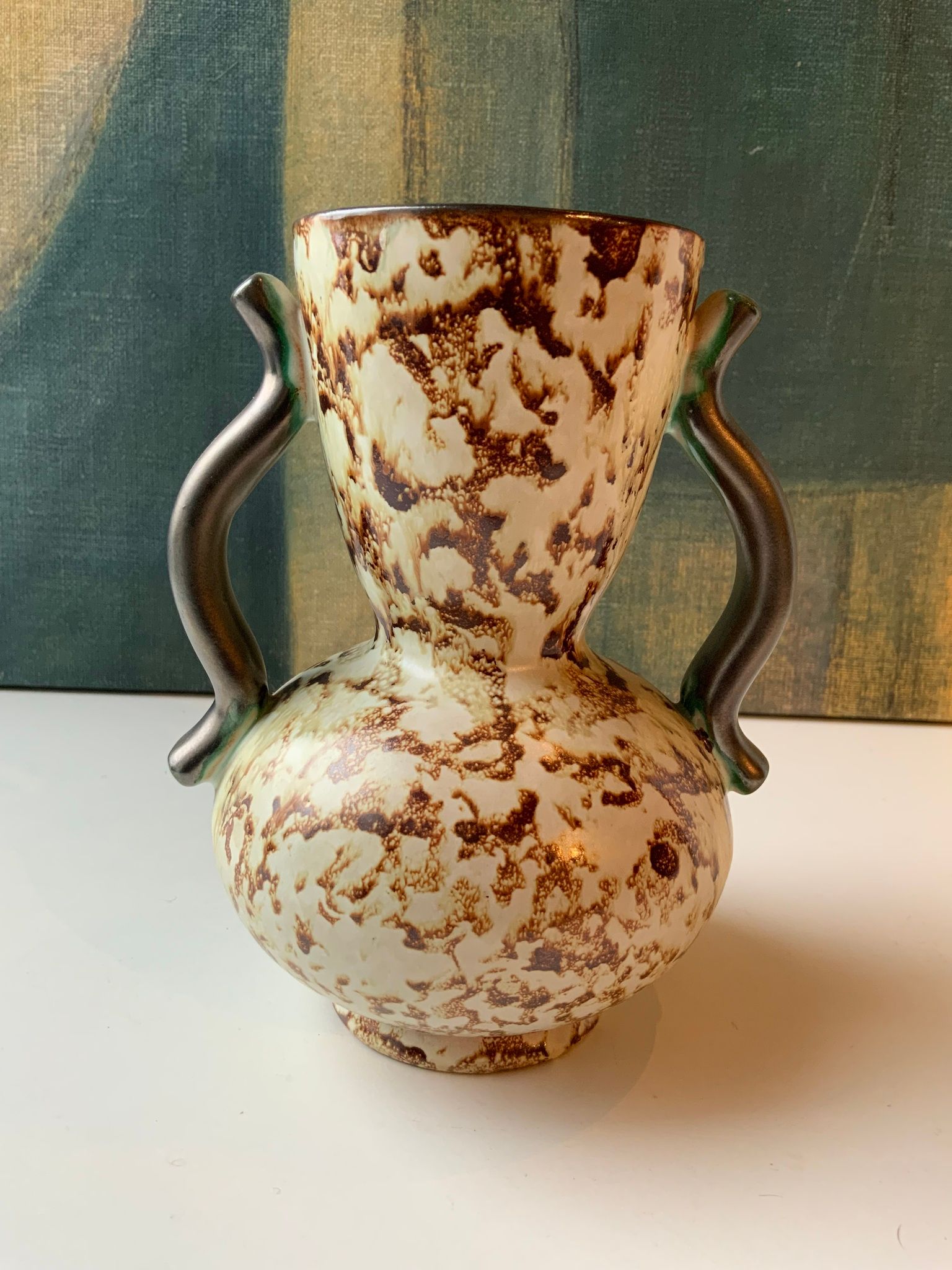 Speckled vase 282