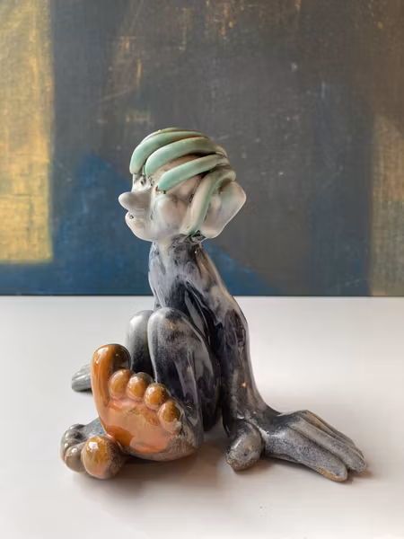 Sitting troll 84