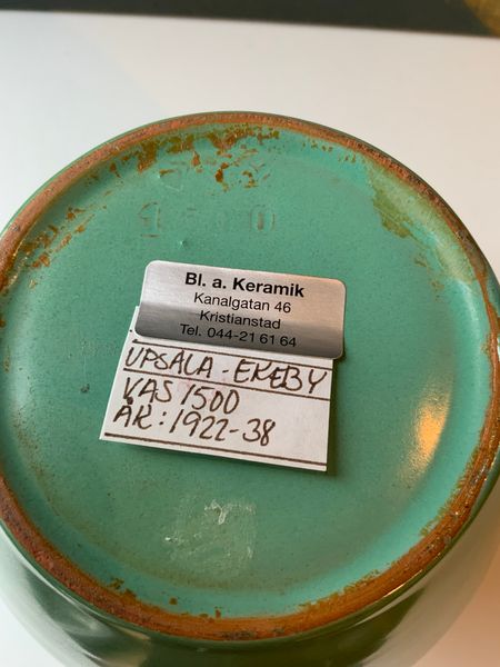 Green/ black vase 1500