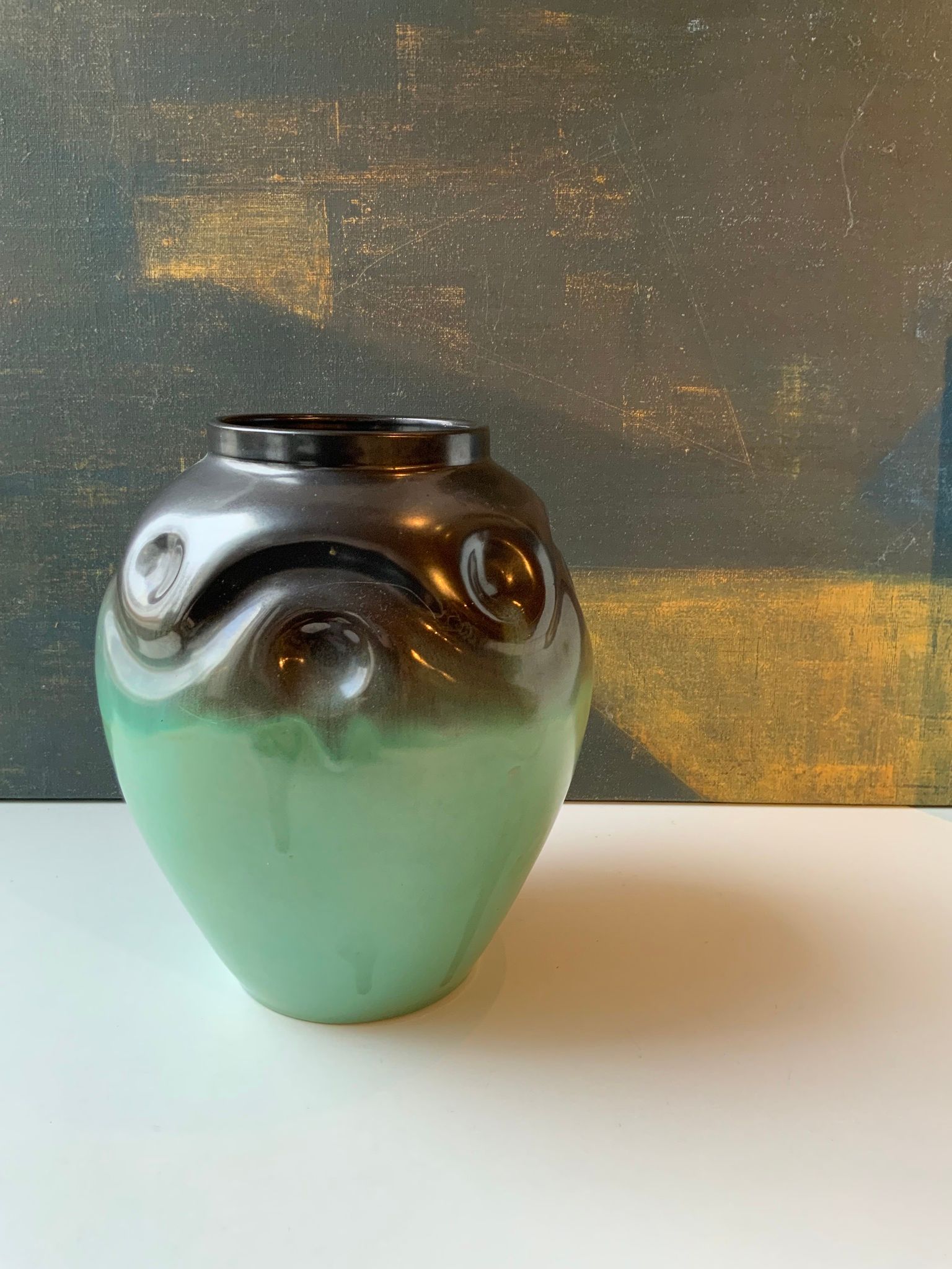 Green/ black vase 1500