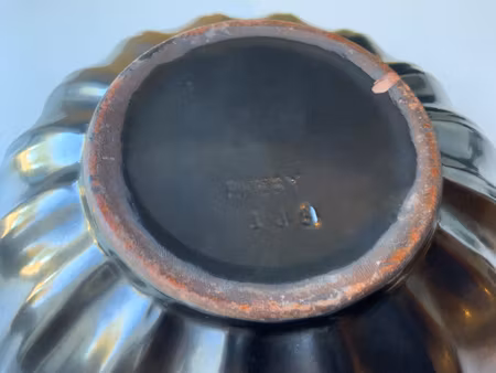 Black/green bowl 139