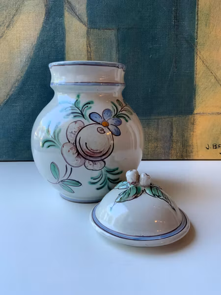 Urn with lid 1622