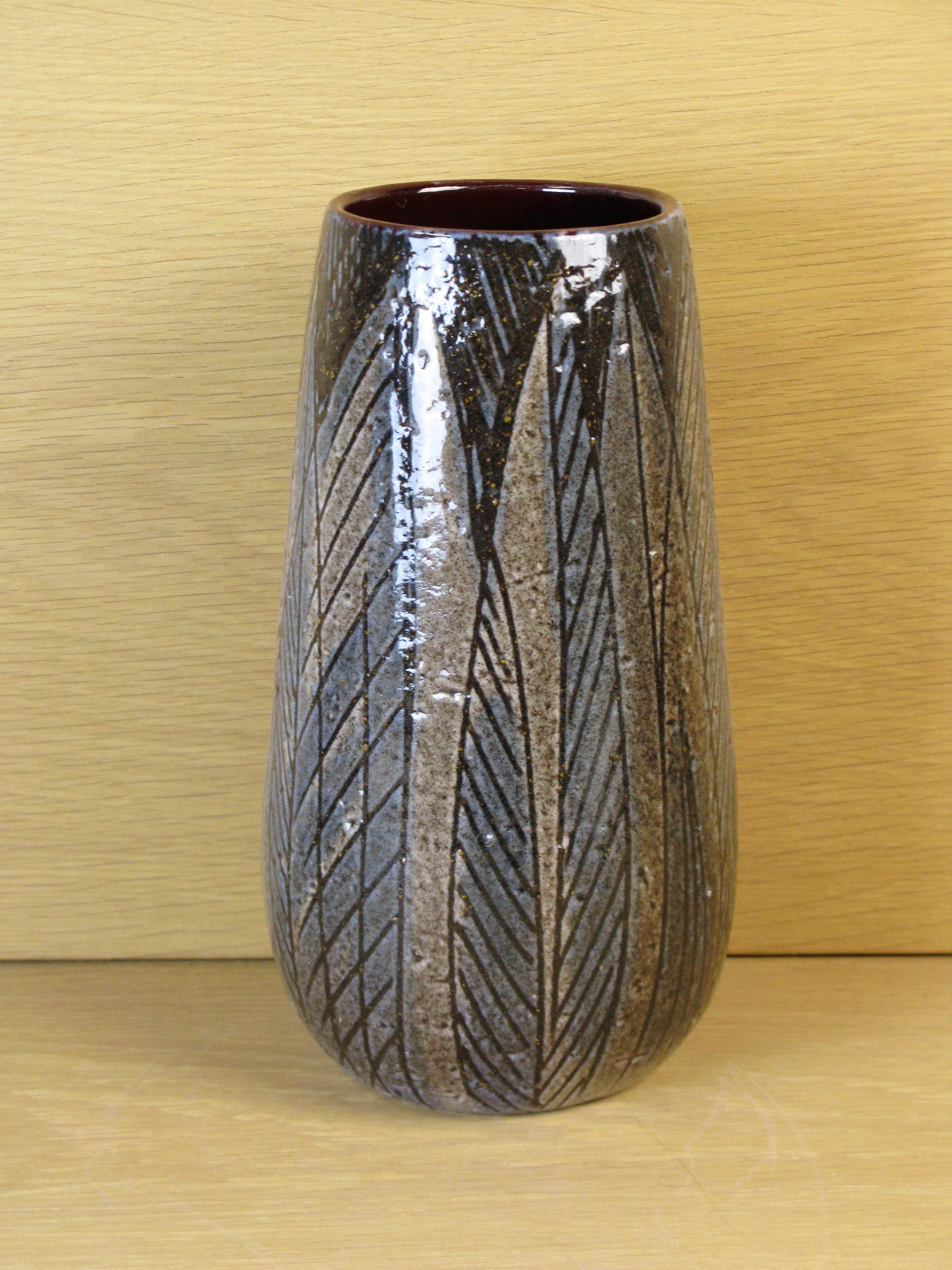 Vienna vase 2592