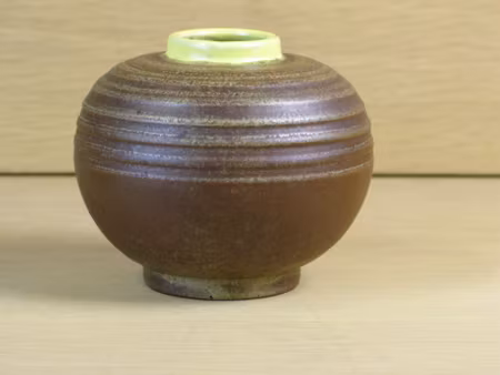 brown vase with yellow edge 3286