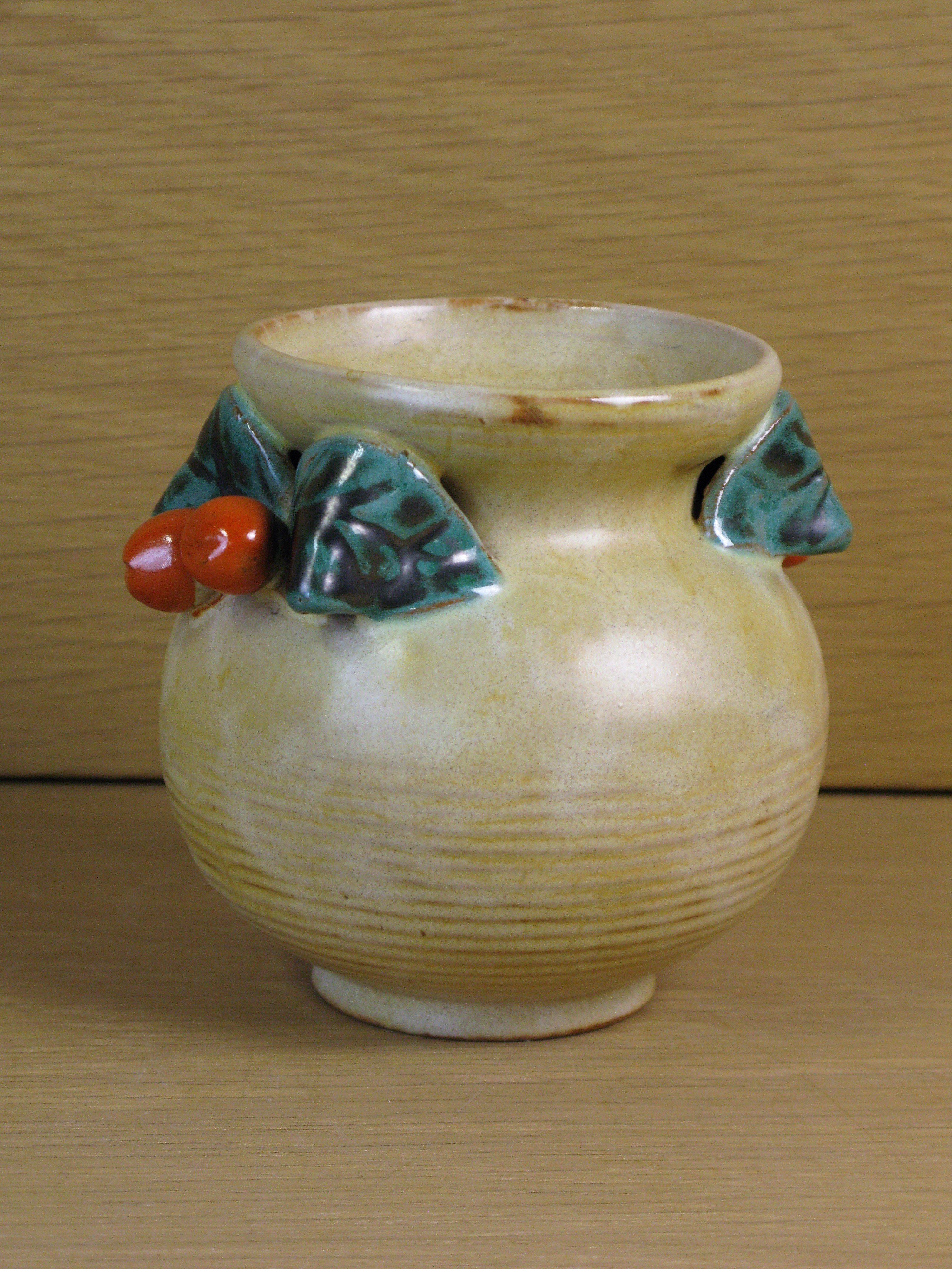 berry vase 222