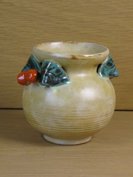 berry vase 222