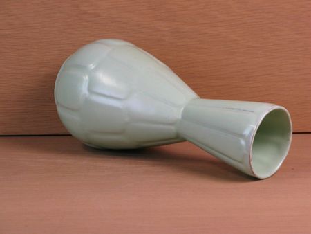 capri light green vase 647