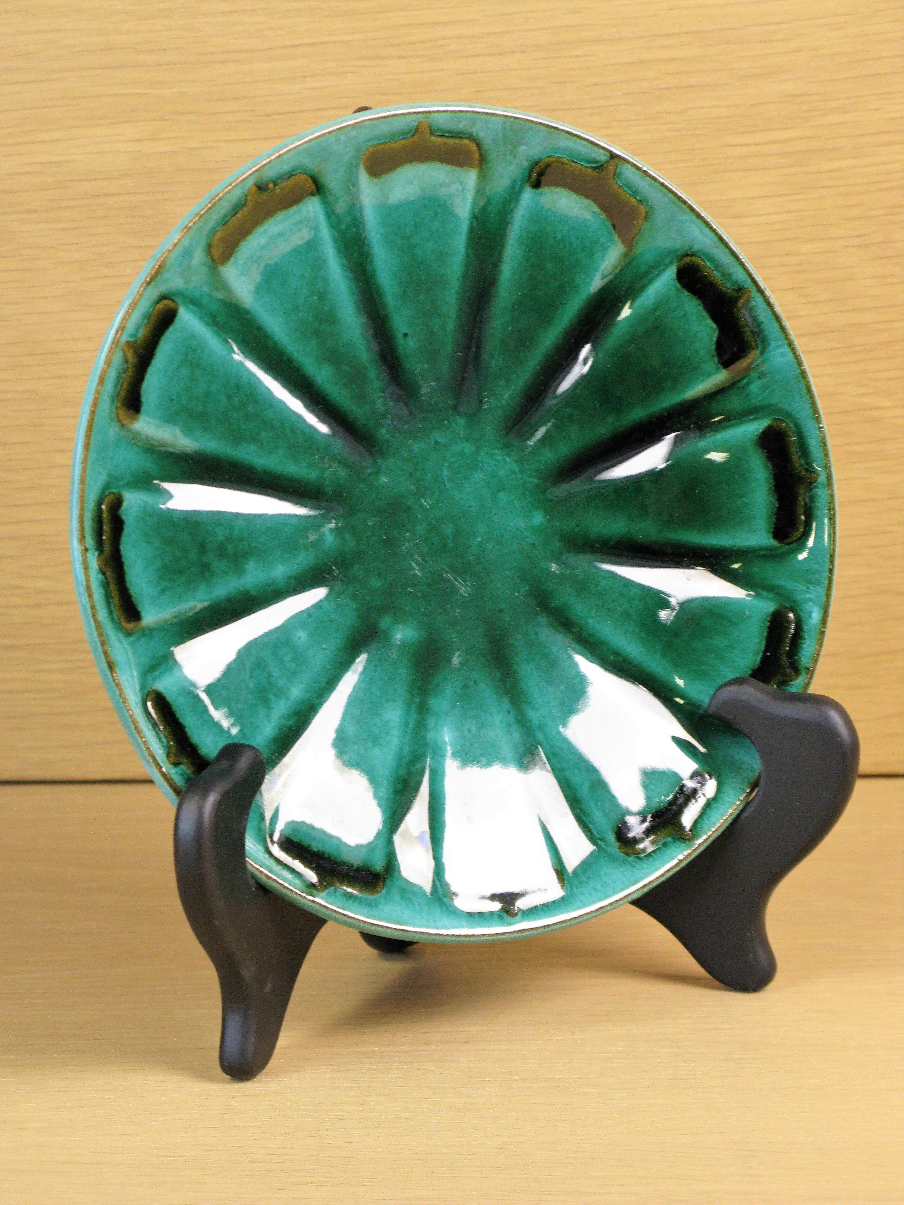 dark green capri small plate 24