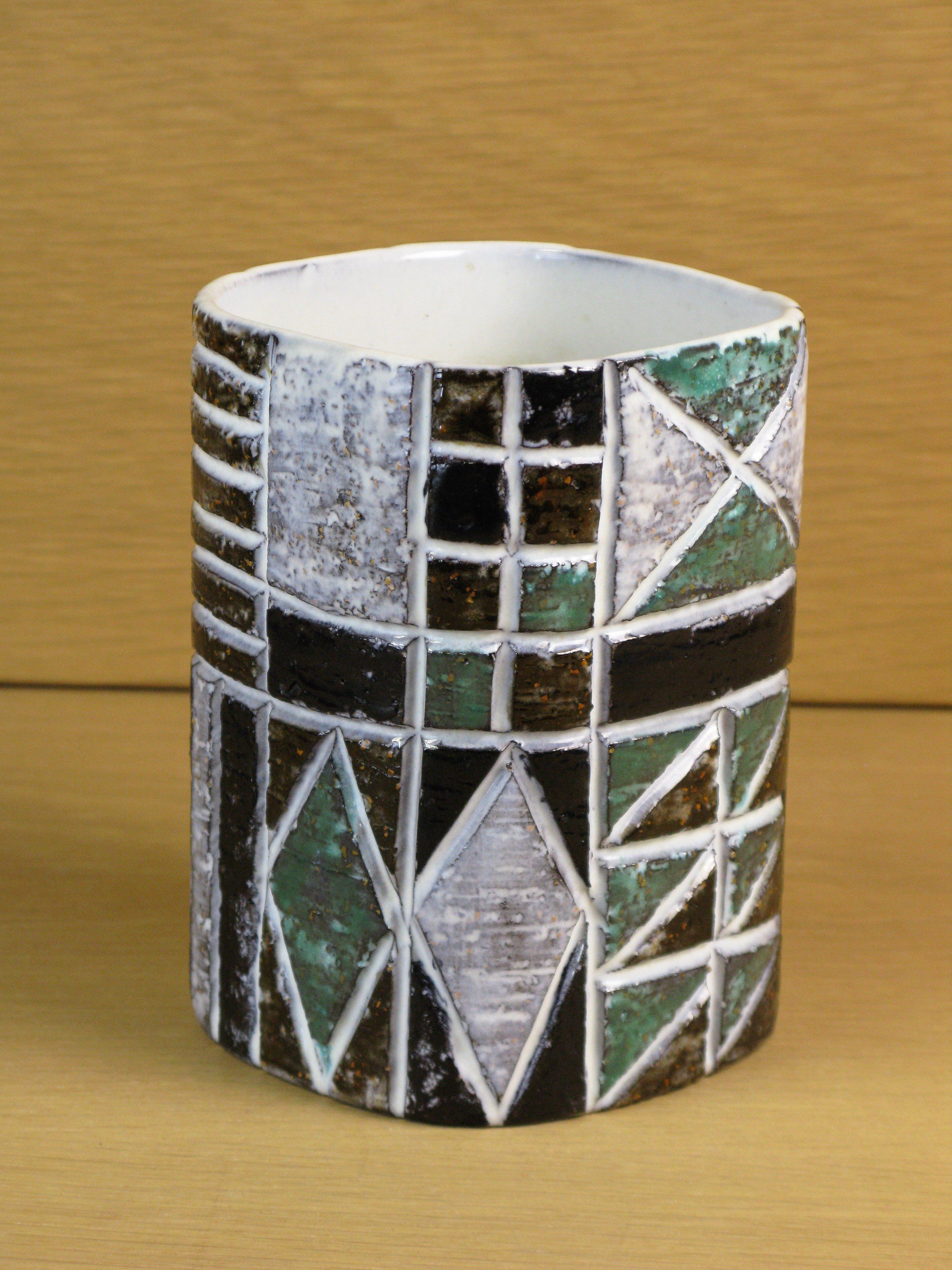 tri vase 2672