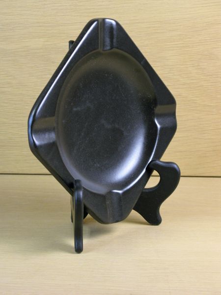 black ashtray 1