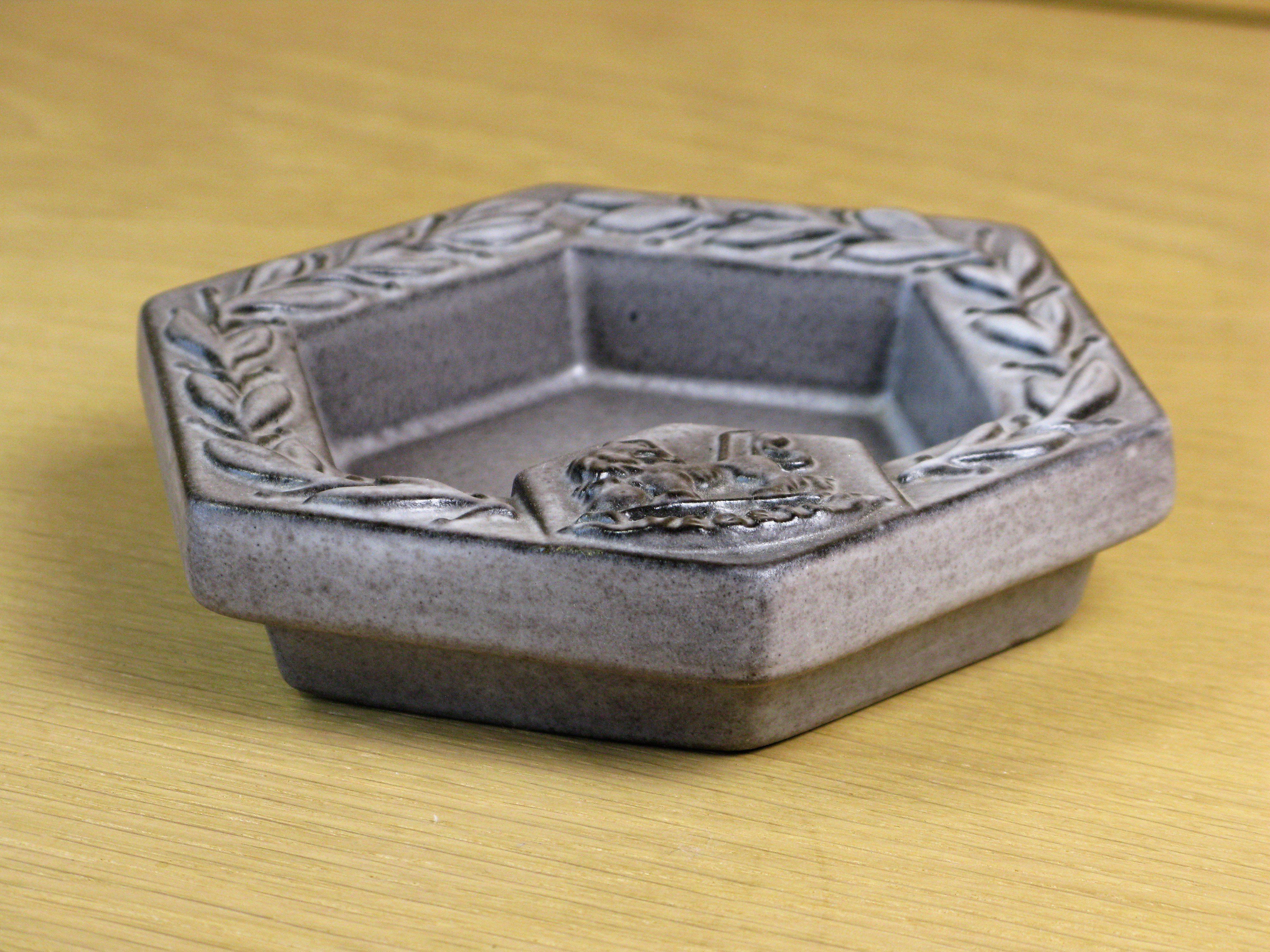 vegete ashtray