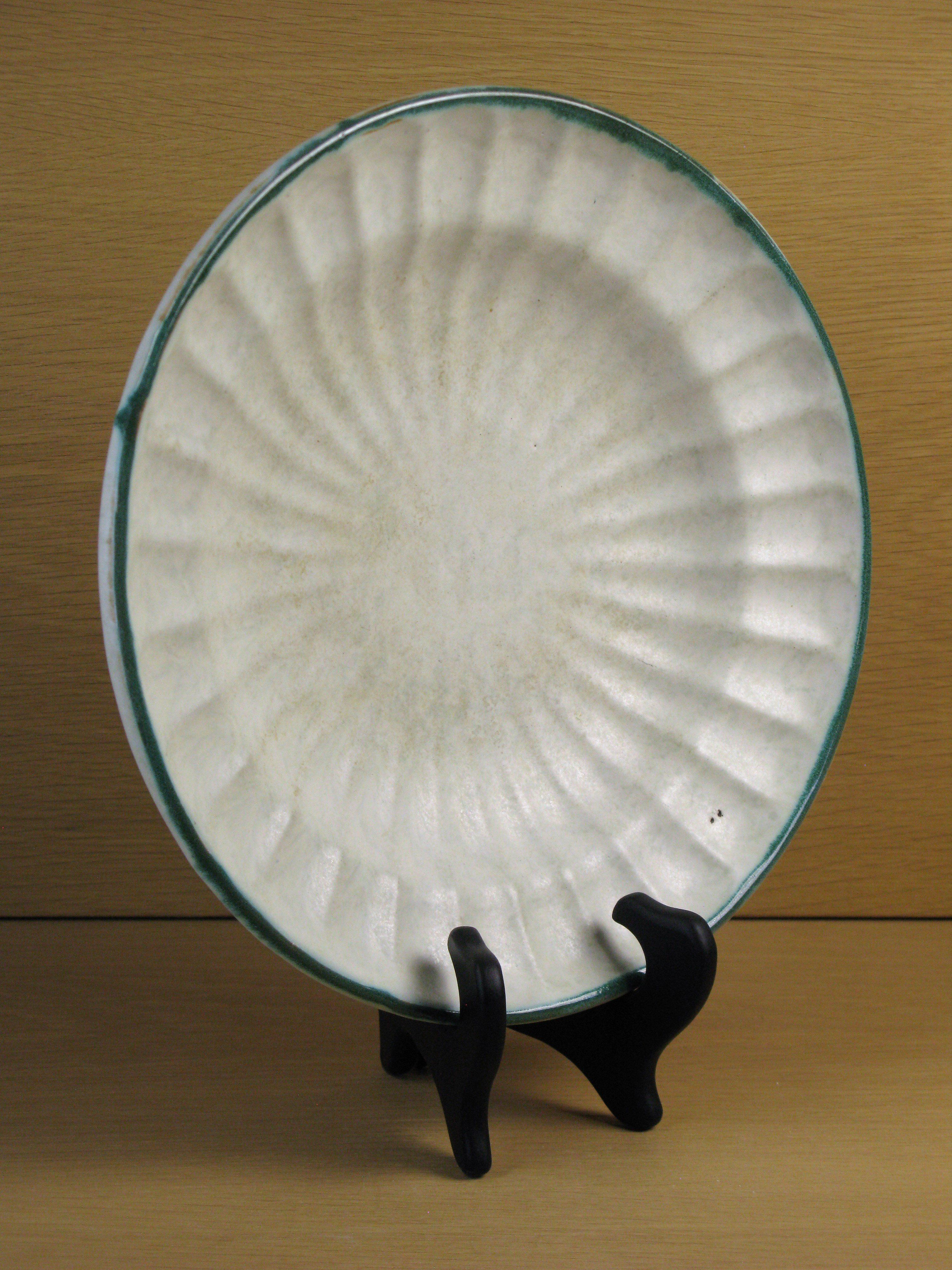greyish/green bowl g7