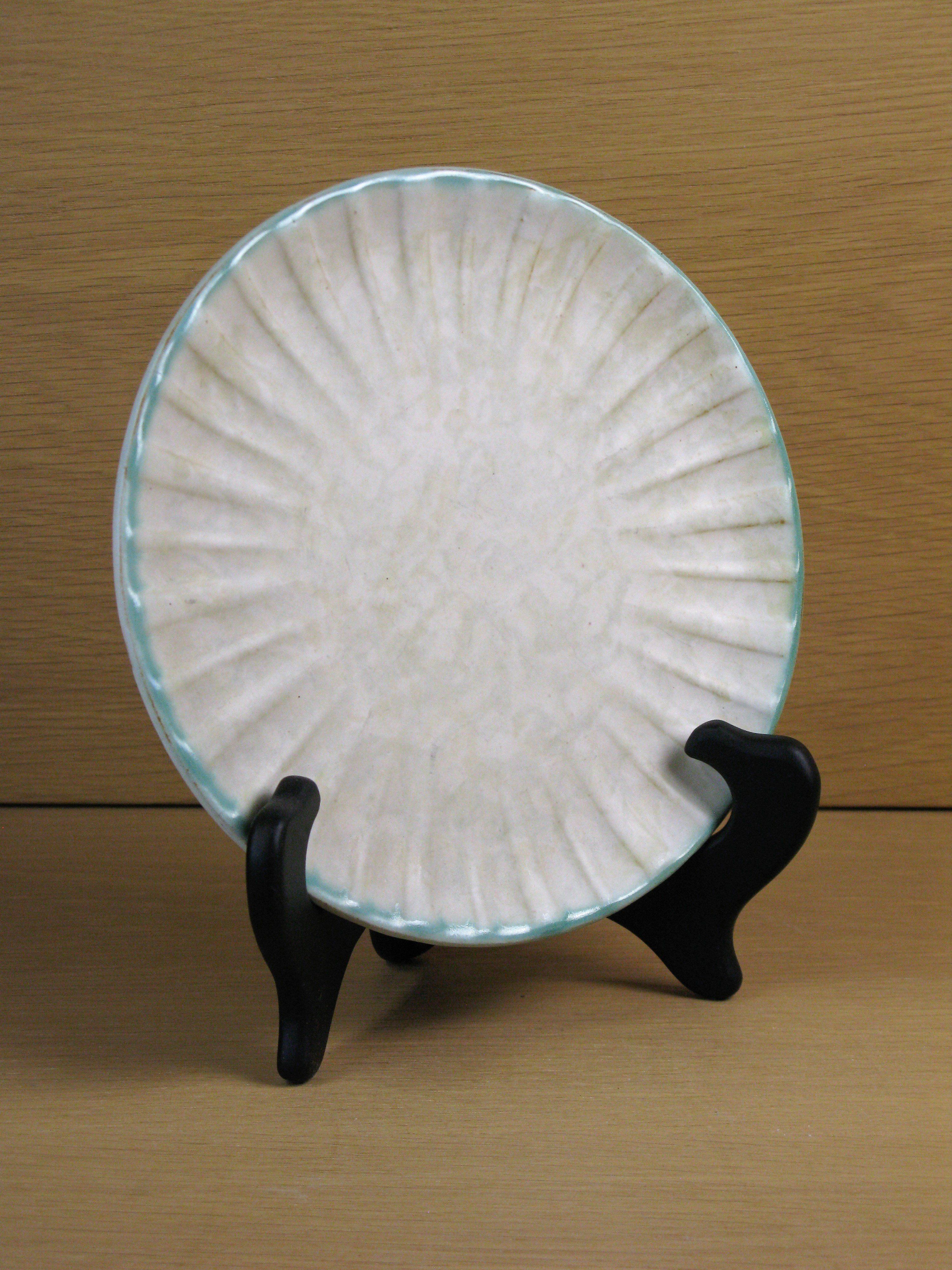 greyish/green small plate 10