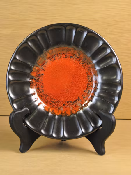 black/orange small plate 2356
