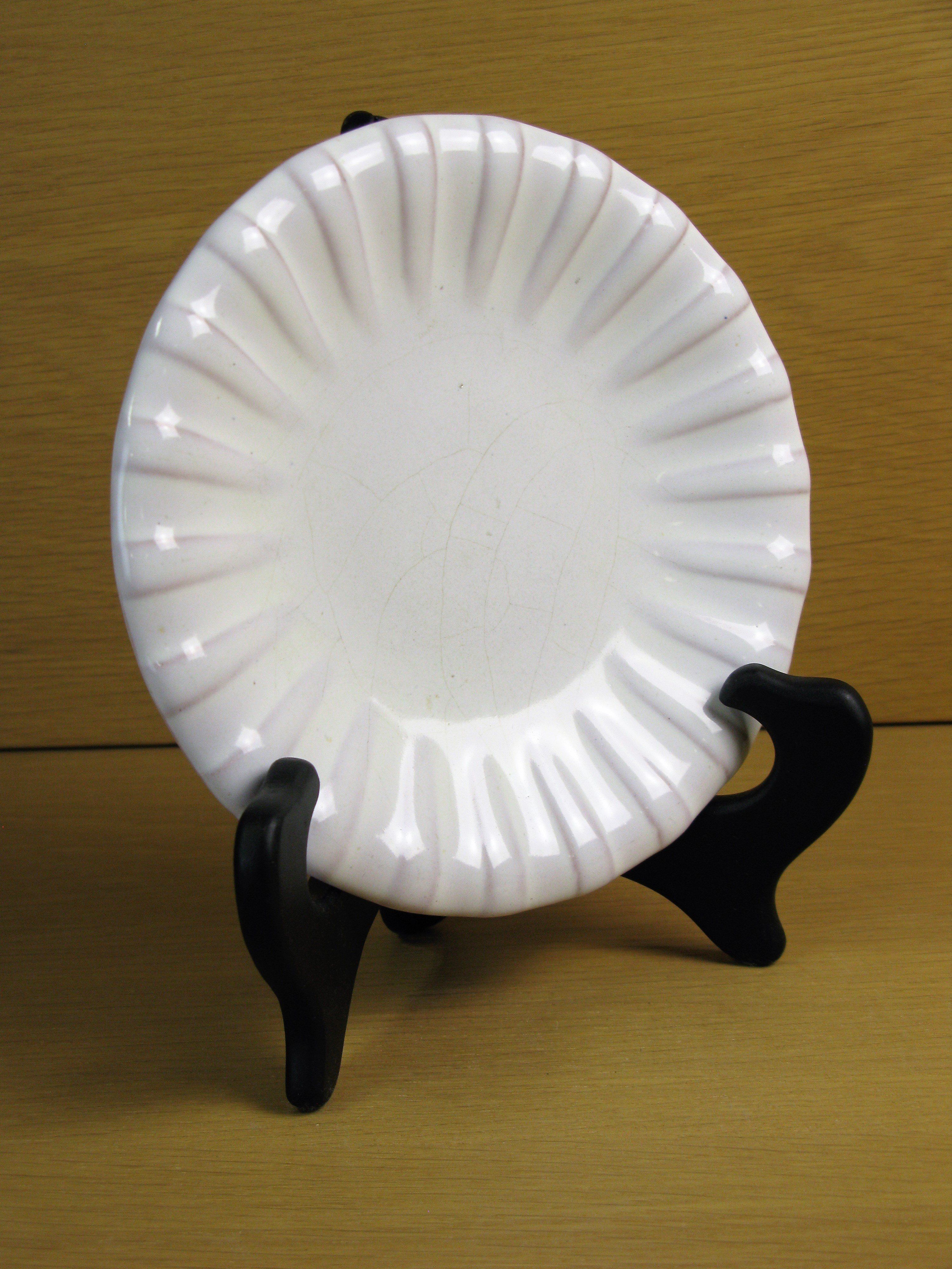 white small plate 22