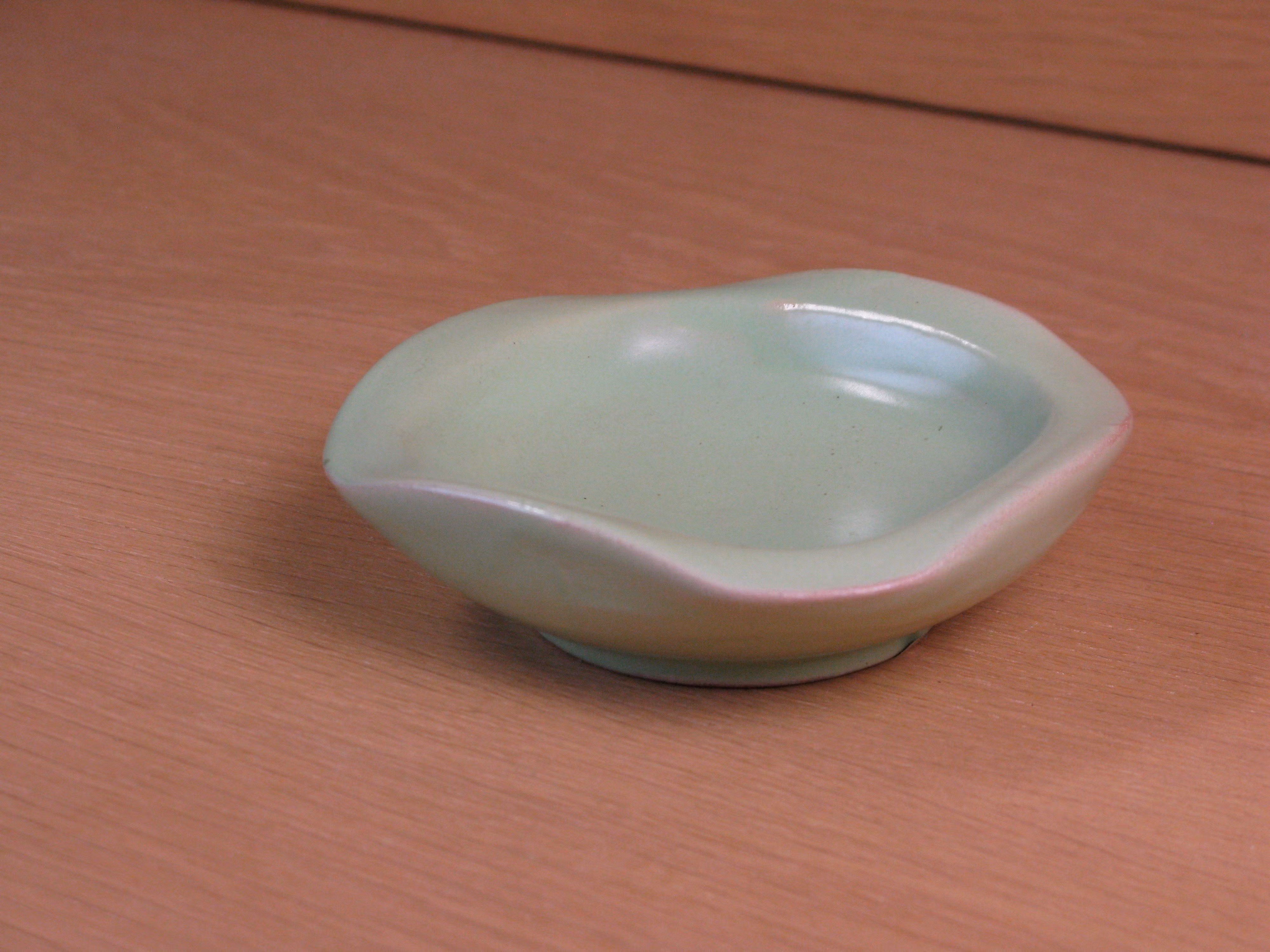 Light green ashtray 57