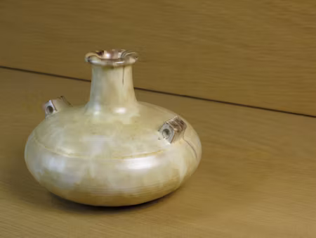 yellowish/brown vase 3111