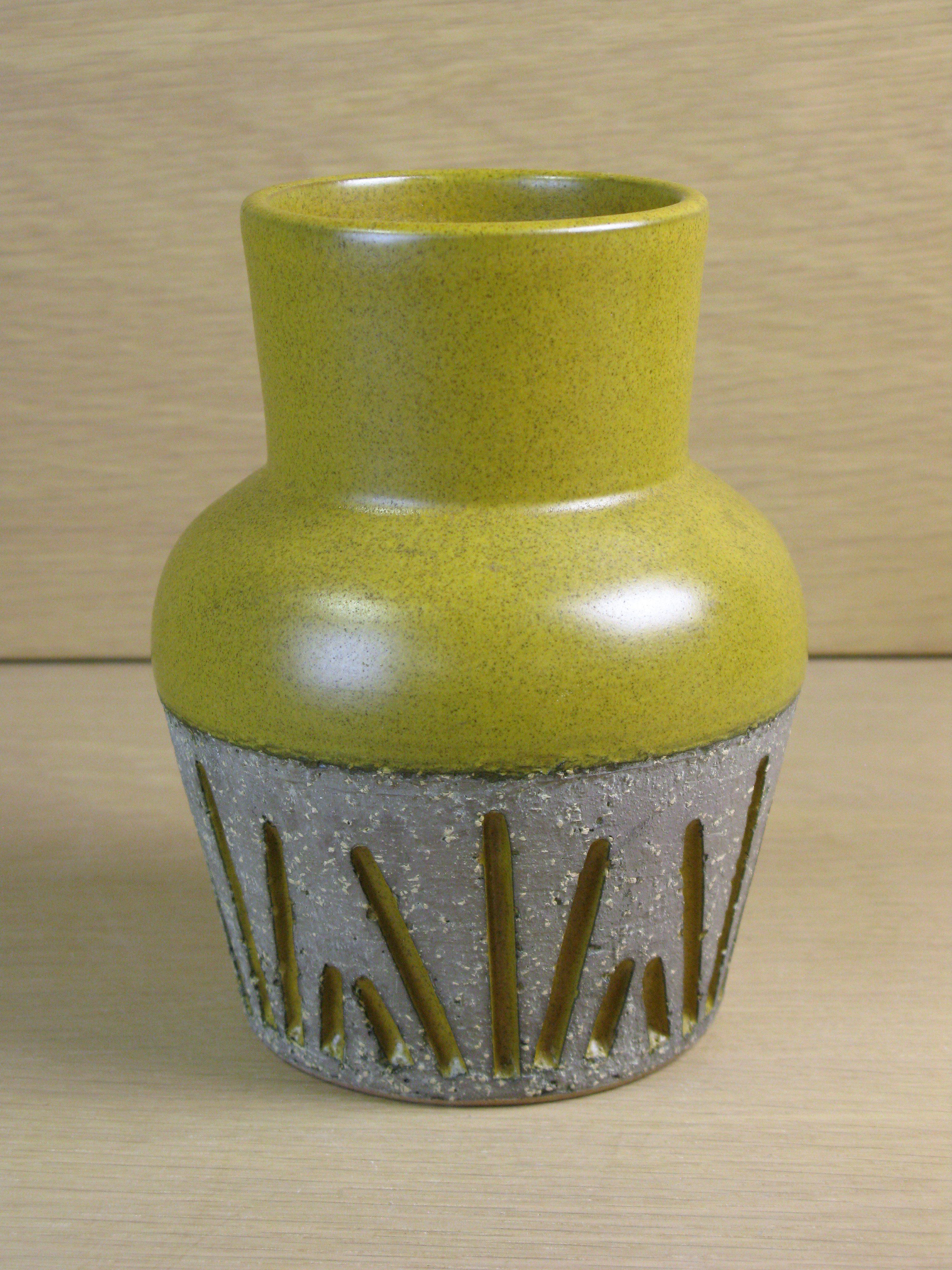 tokyo vase 4077m