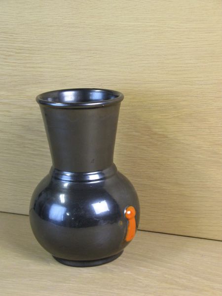 black/orange vase 112