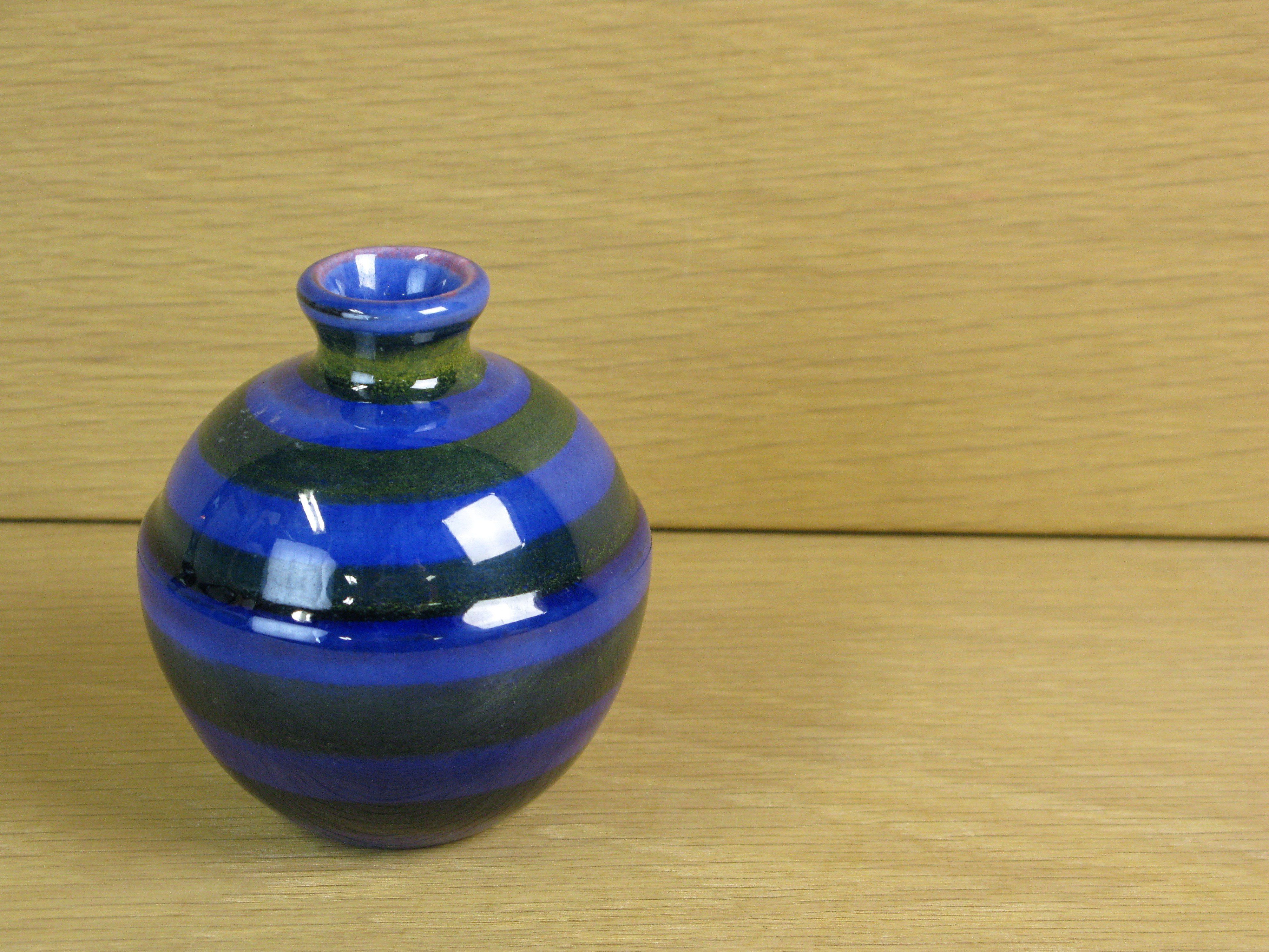 blå band vase 765