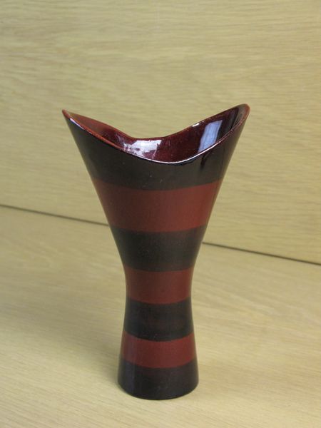 röda band vase 767 SOLD