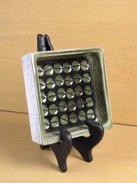 green/white ashtray 43130/207