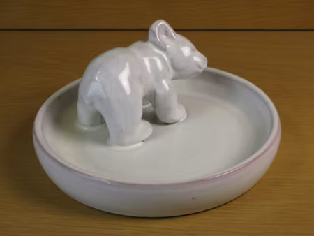 white bear in white ashtray 36