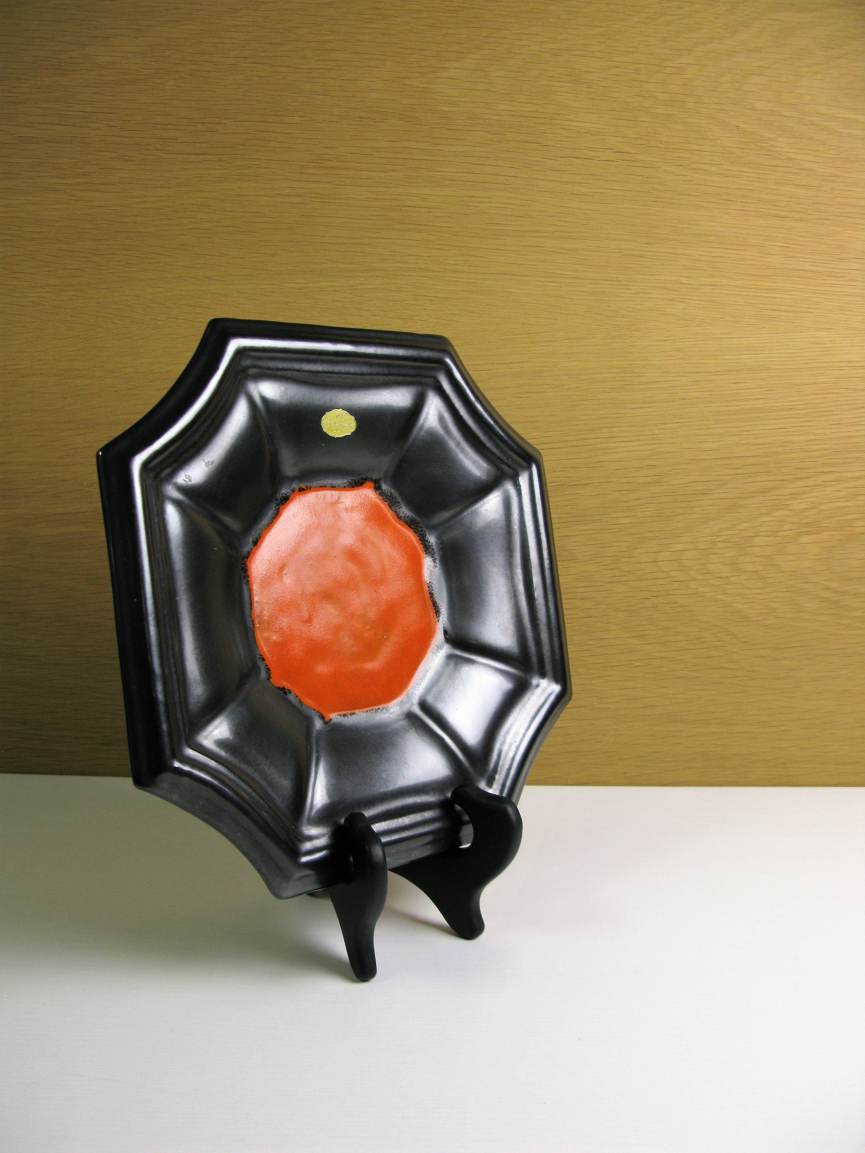 black/orange plate 2430
