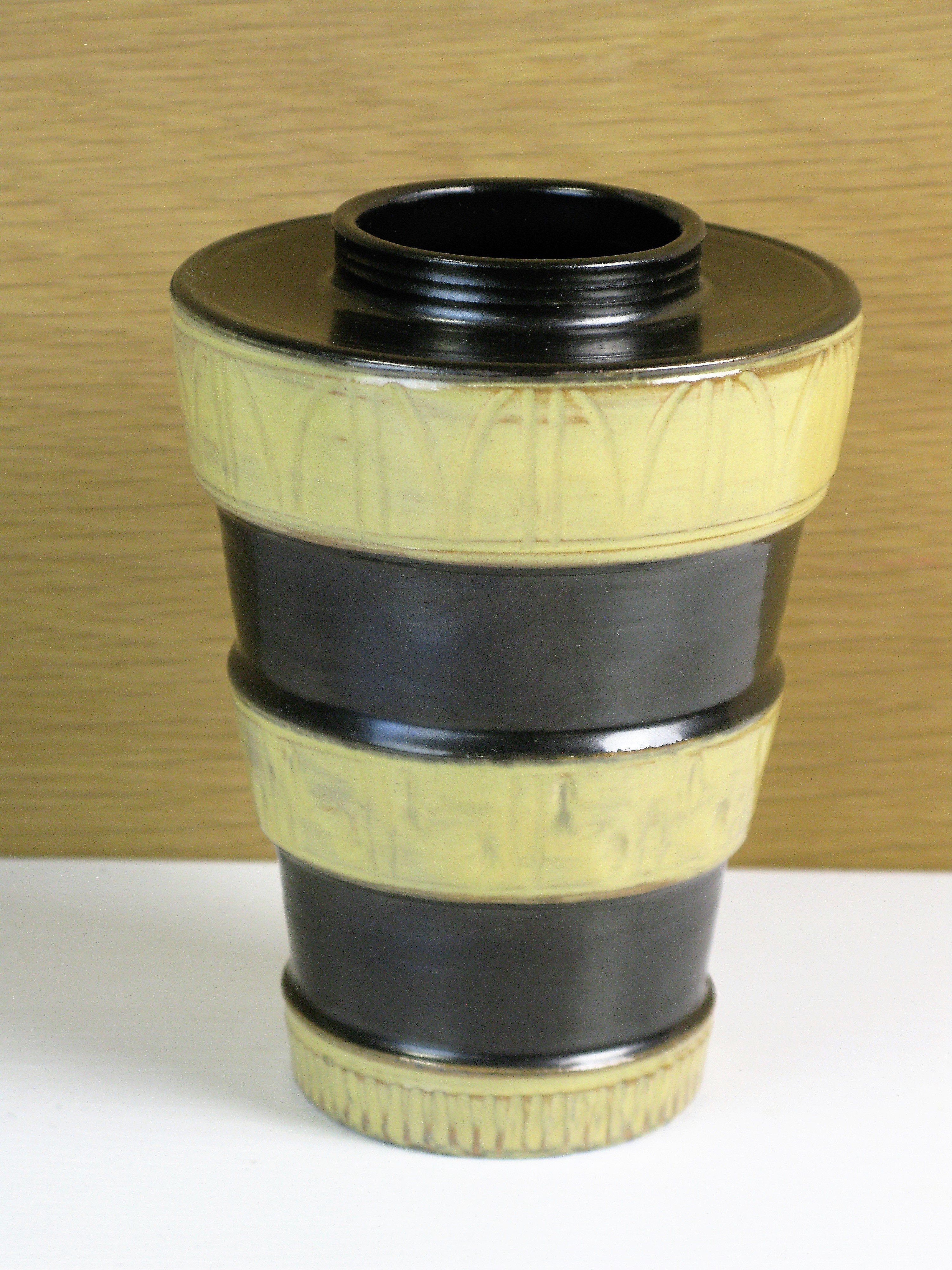 brown/yellow vase 2648