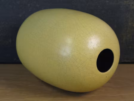 yellow vase 213