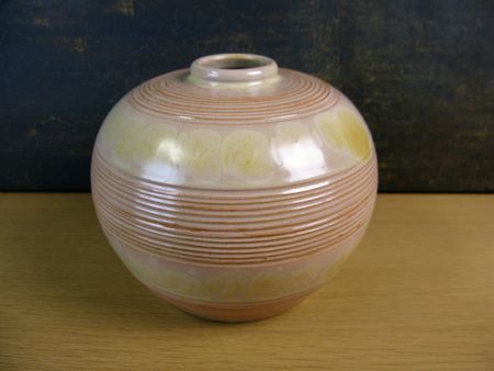 yellowish vase 3156