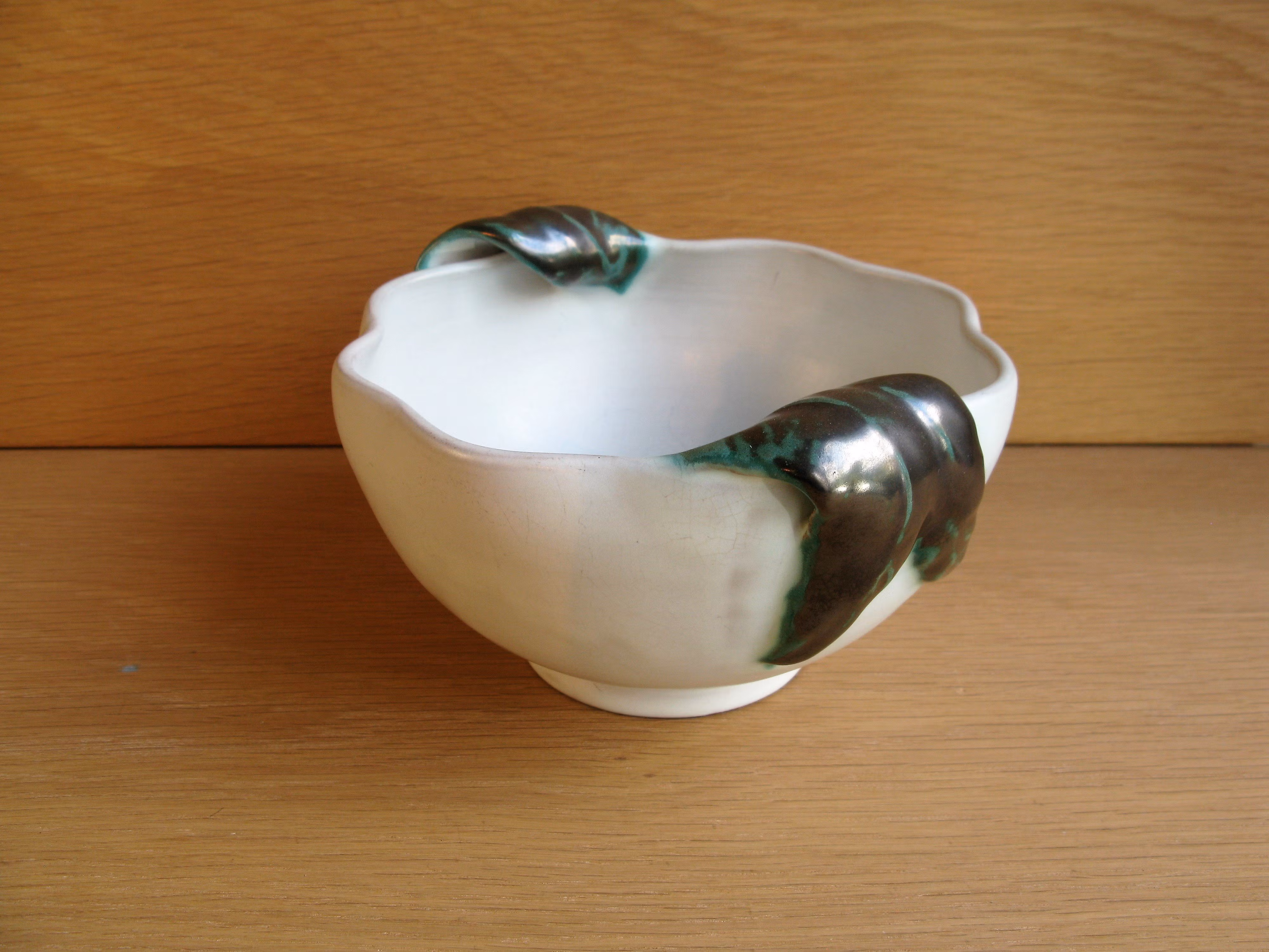 white/green bowl 82
