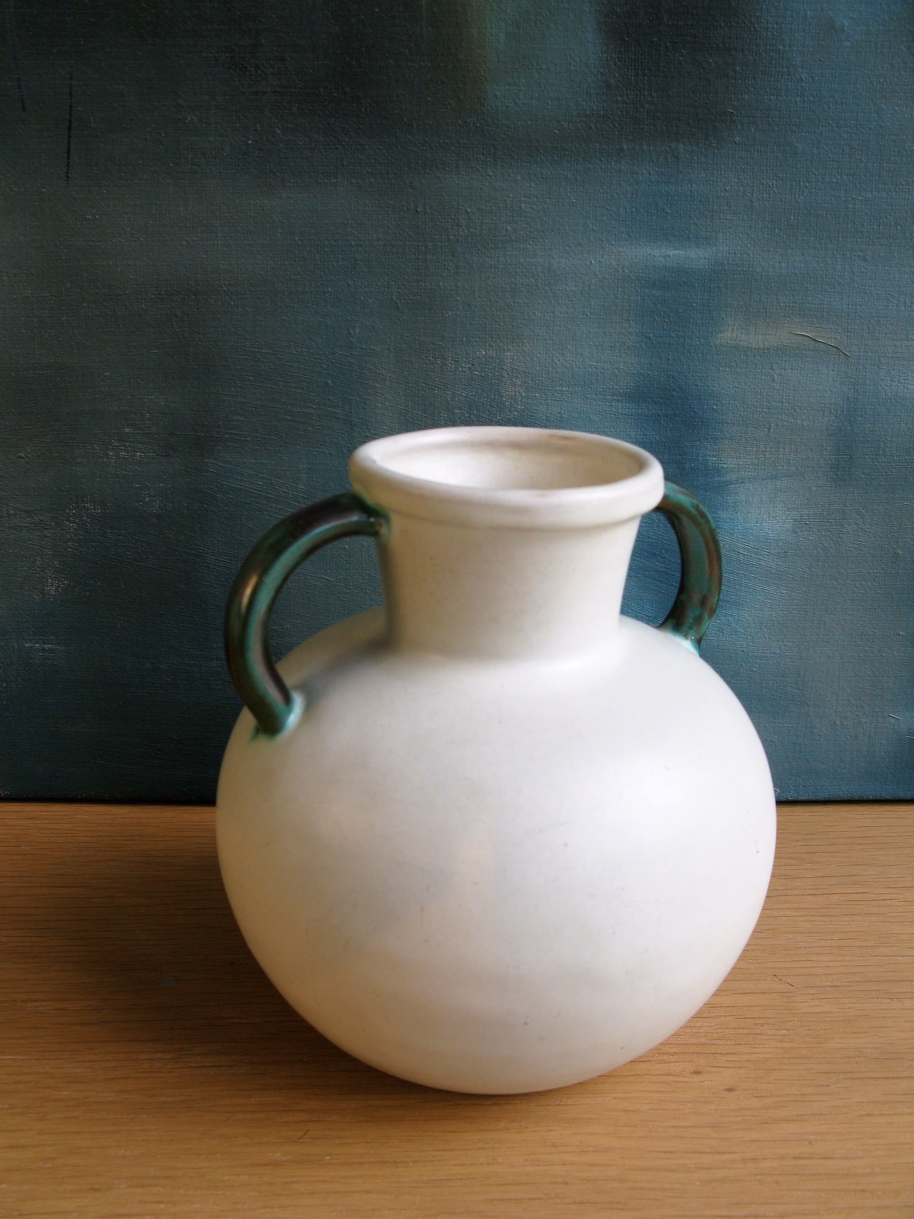 white/green vase 2784/1
