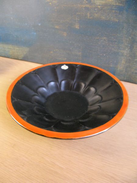 black/orange bowl 3246