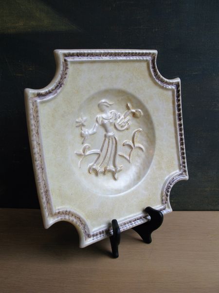 brownish plate 3086