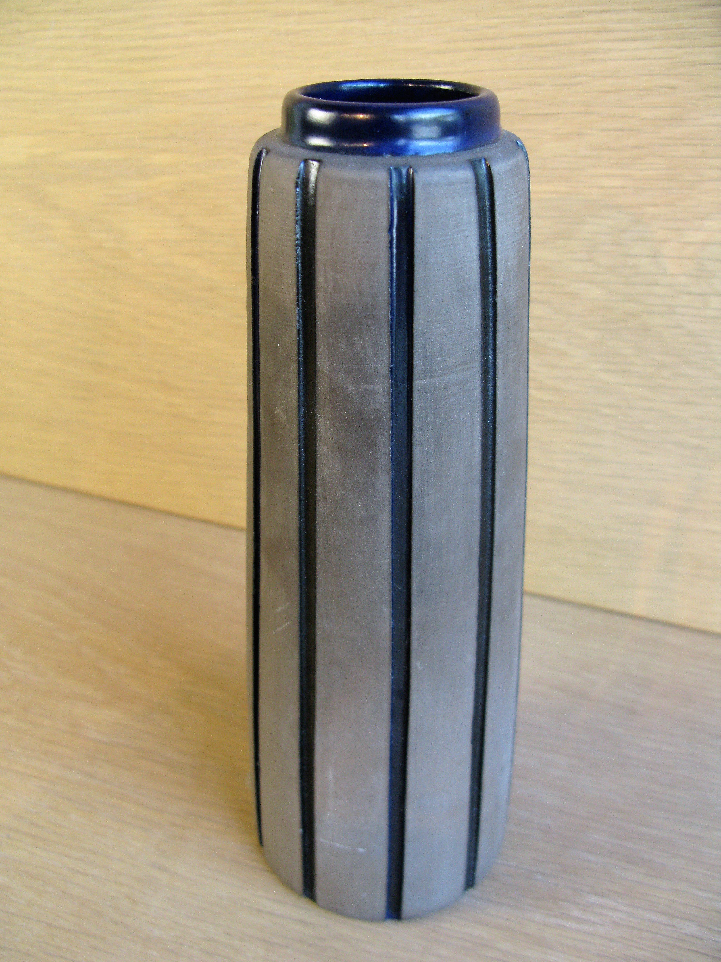blue burma vase 2158