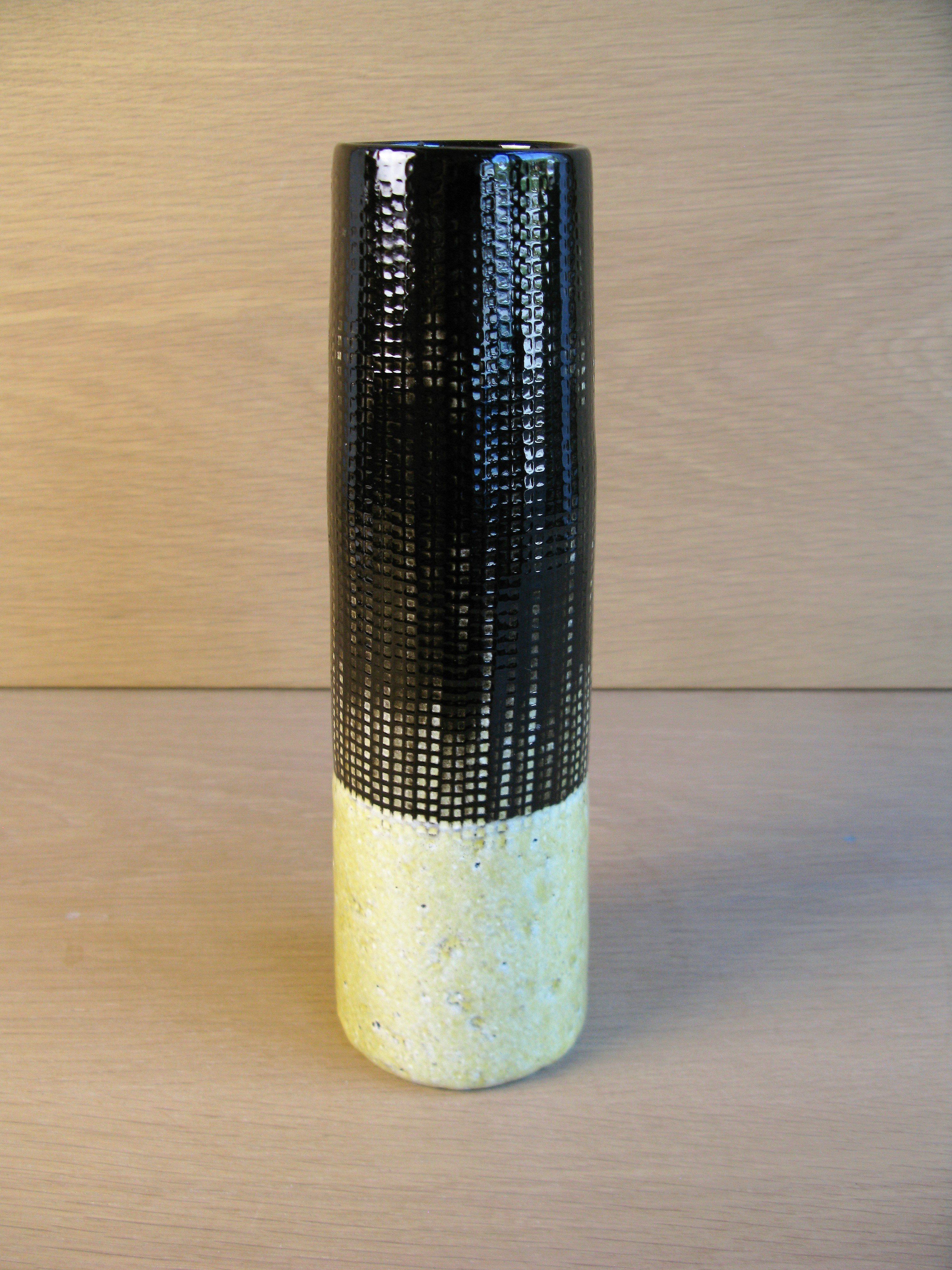 yondel vase 2434