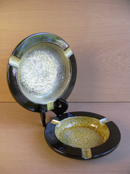 yellow/brown ashtray 4529
