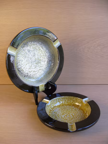 yellow/brown ashtray 4528