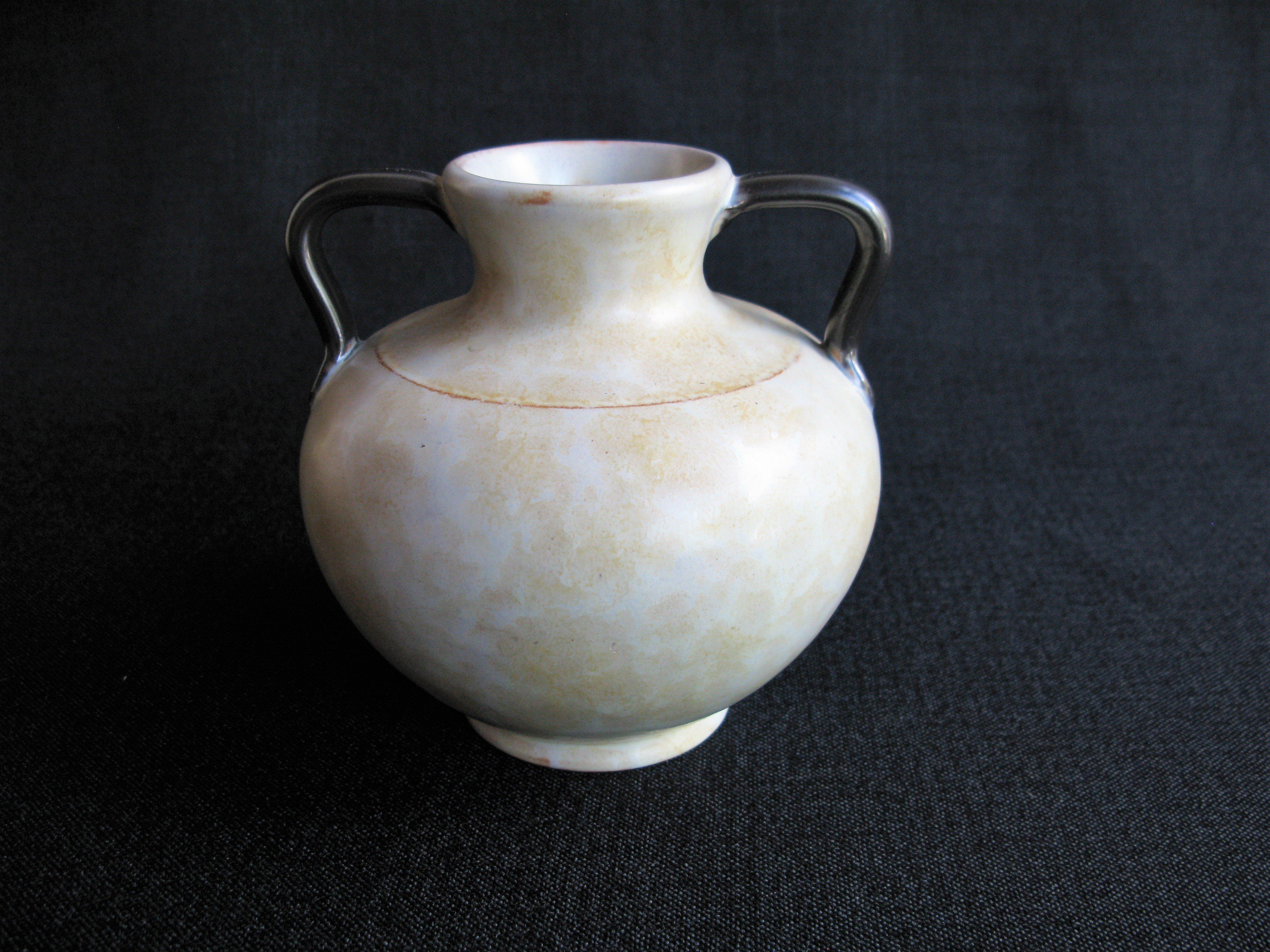 yellowish/brown vase 3201/1