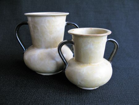 yellowish/brown vase 3142