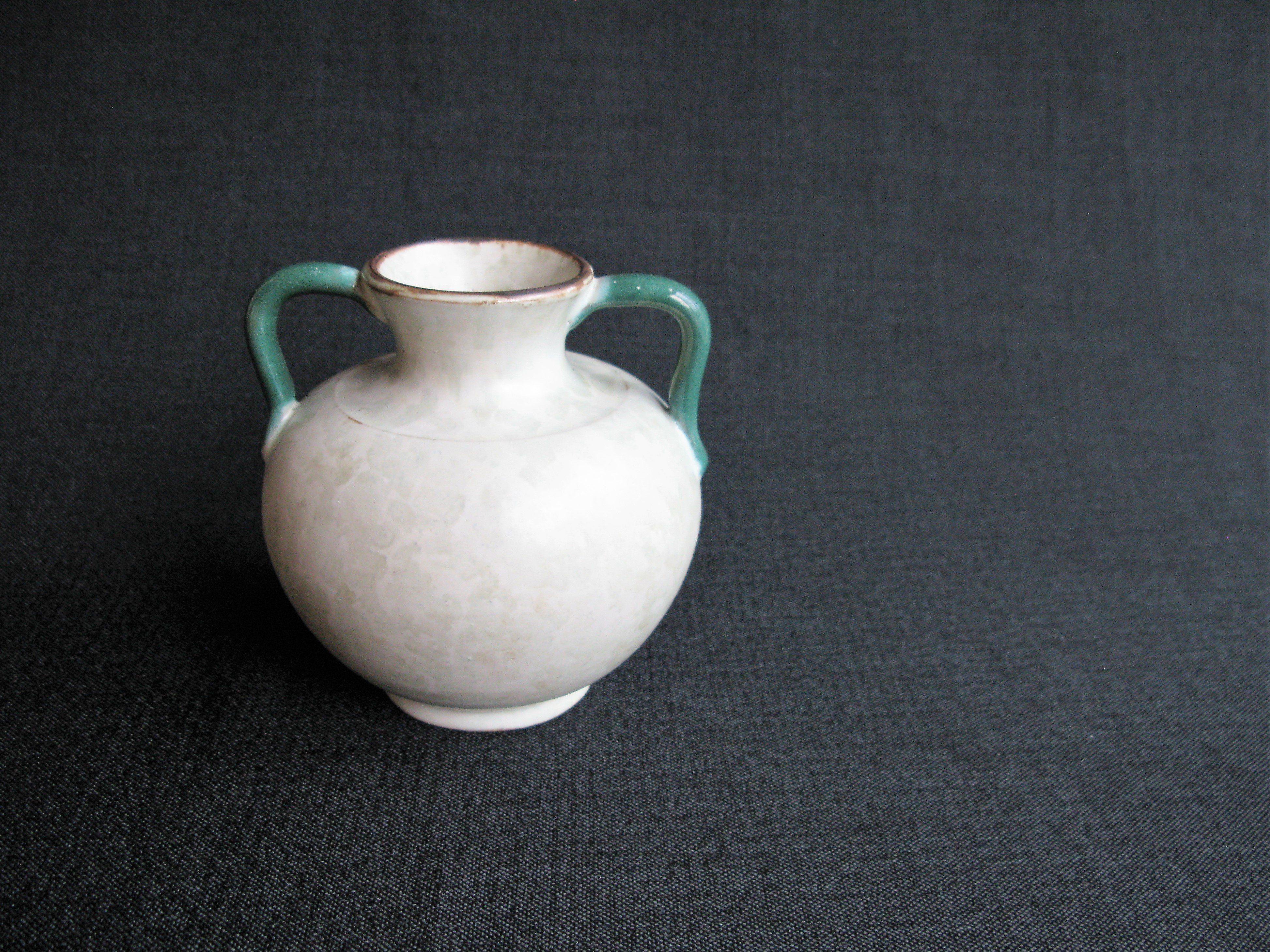 greyish/green vase 86