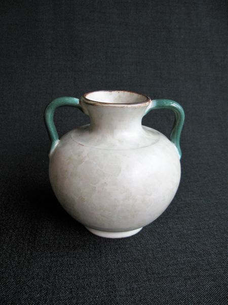 greyish/green vase 86