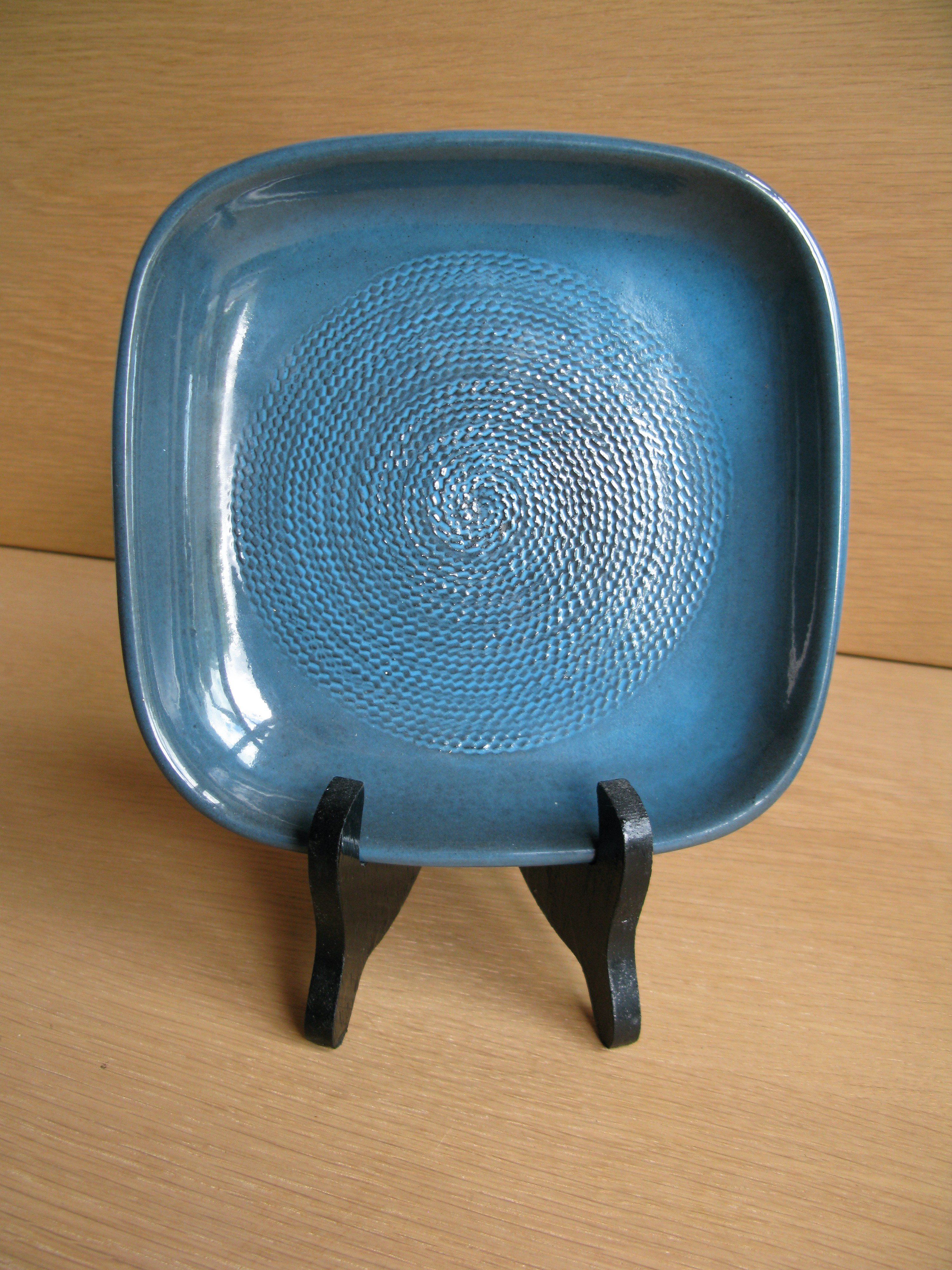 bris ashtray 4330/665 sold