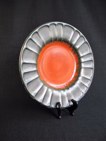 black/orange plate 2355