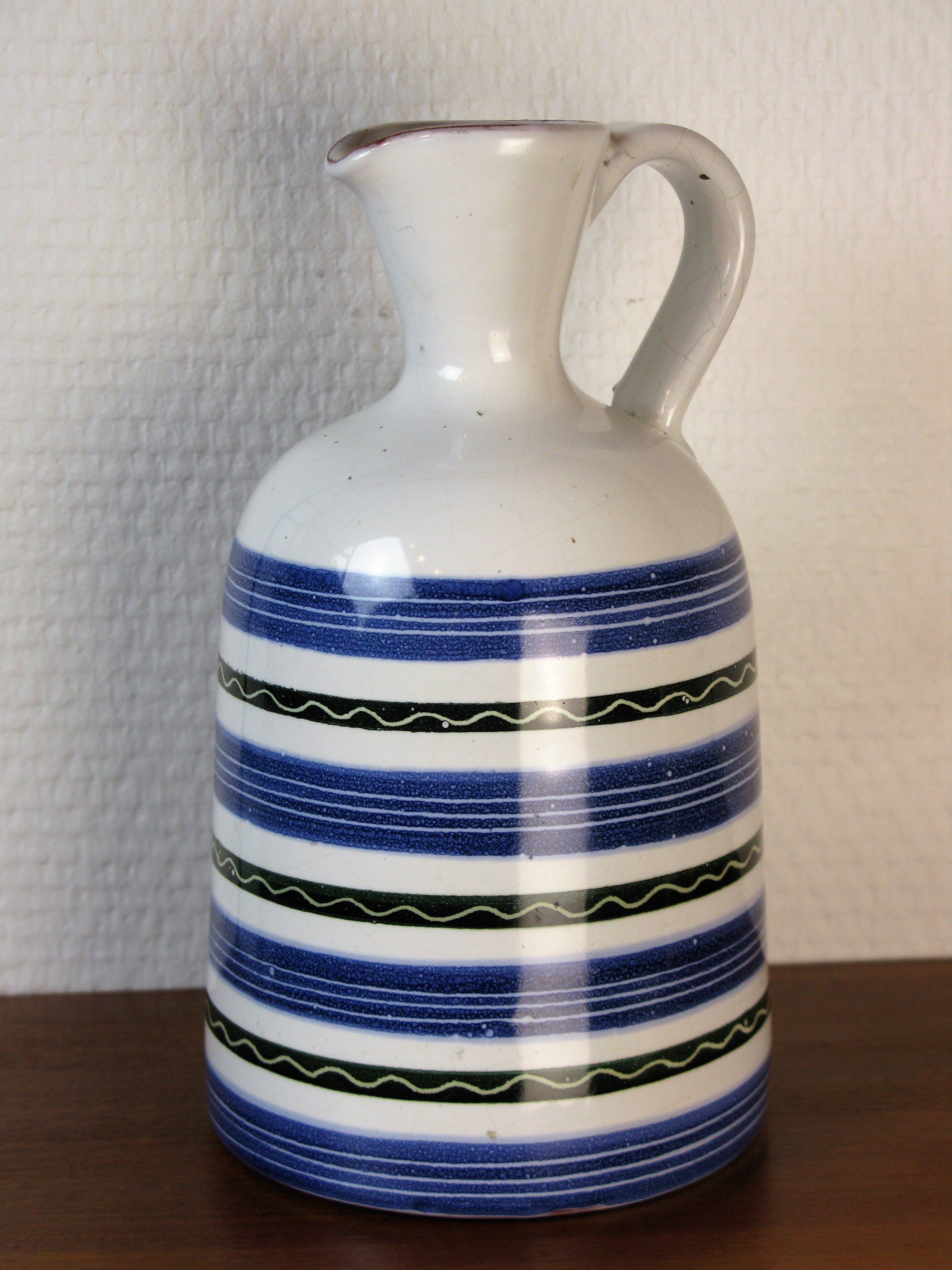 white/ blue krus 95