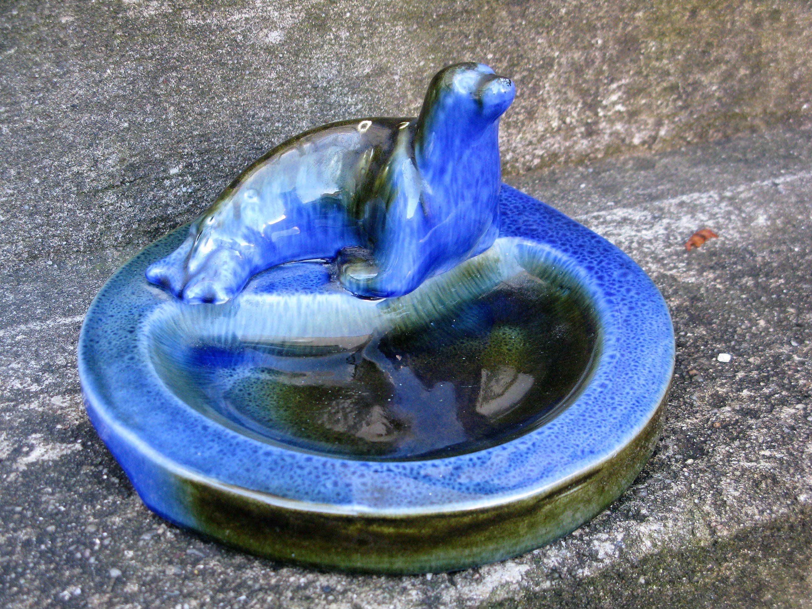 blue ashtray 98 with seal