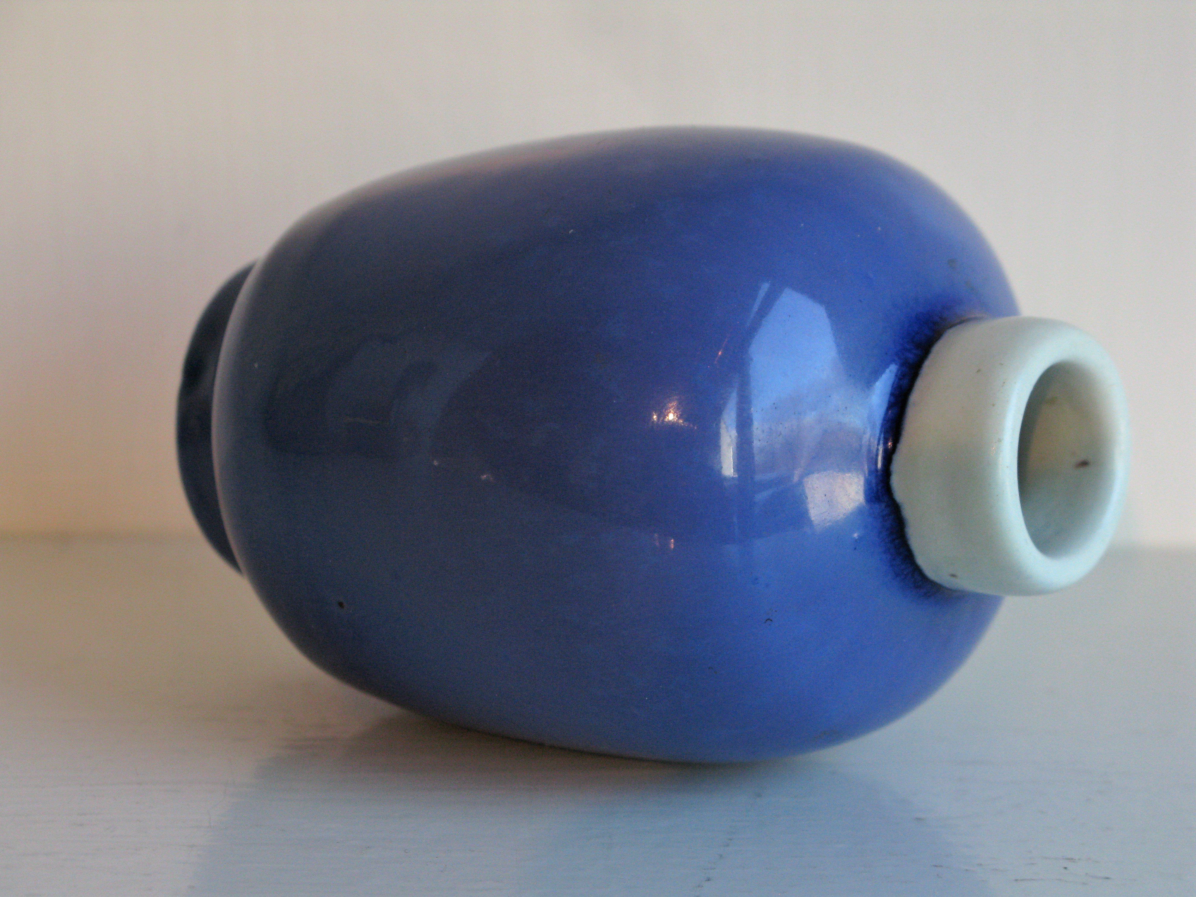 blue/white vase 396