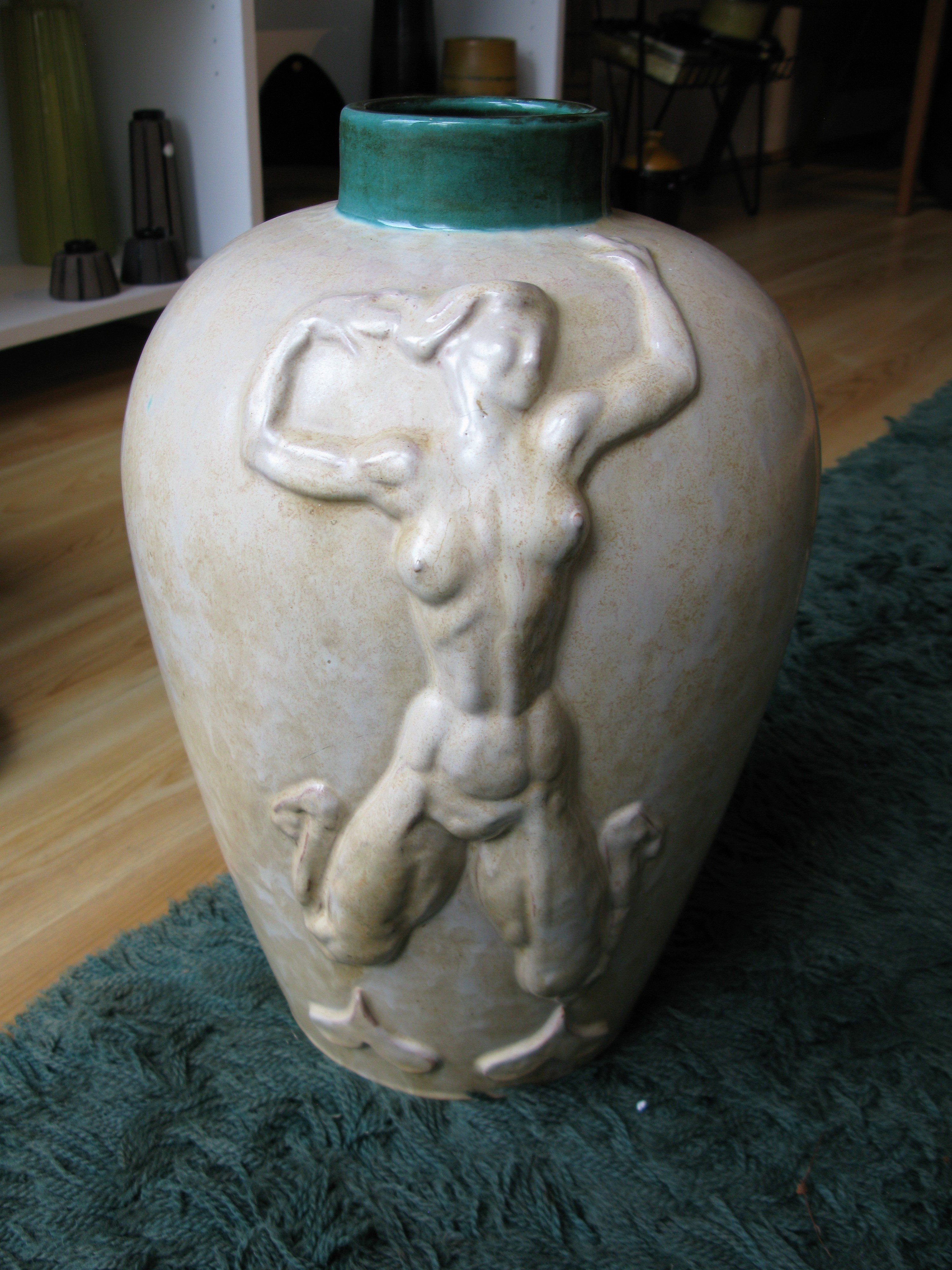 yellowish/green vase 169
