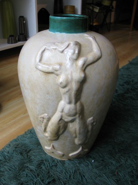 yellowish/green vase 169